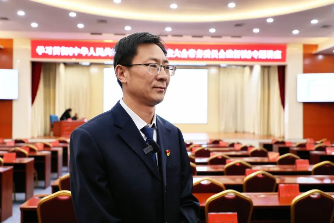 双湾镇人大主席　高振华