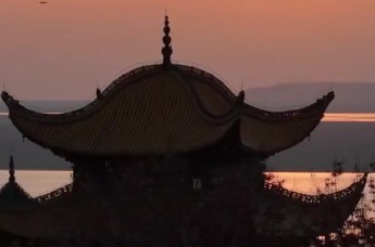 第四届湖南旅游发展大会|“五一”期间，湖南岳阳楼景区推出的挑战诵读英文版《岳阳楼记》活动持续火热