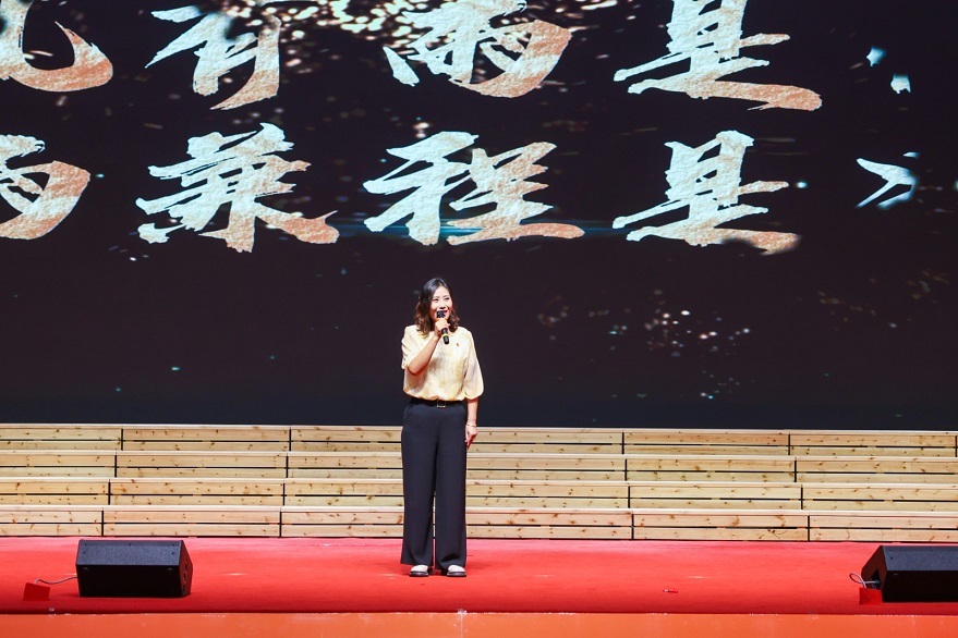 团委书记滕婵娟讲话