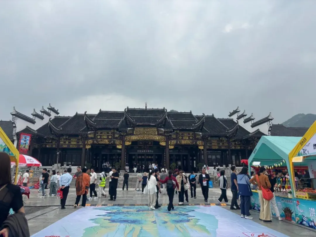 乐平水上古戏台迎游客