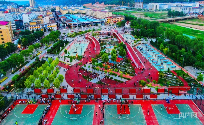 灵台县休闲广场（央广网发　灵台县融媒体中心　供图）