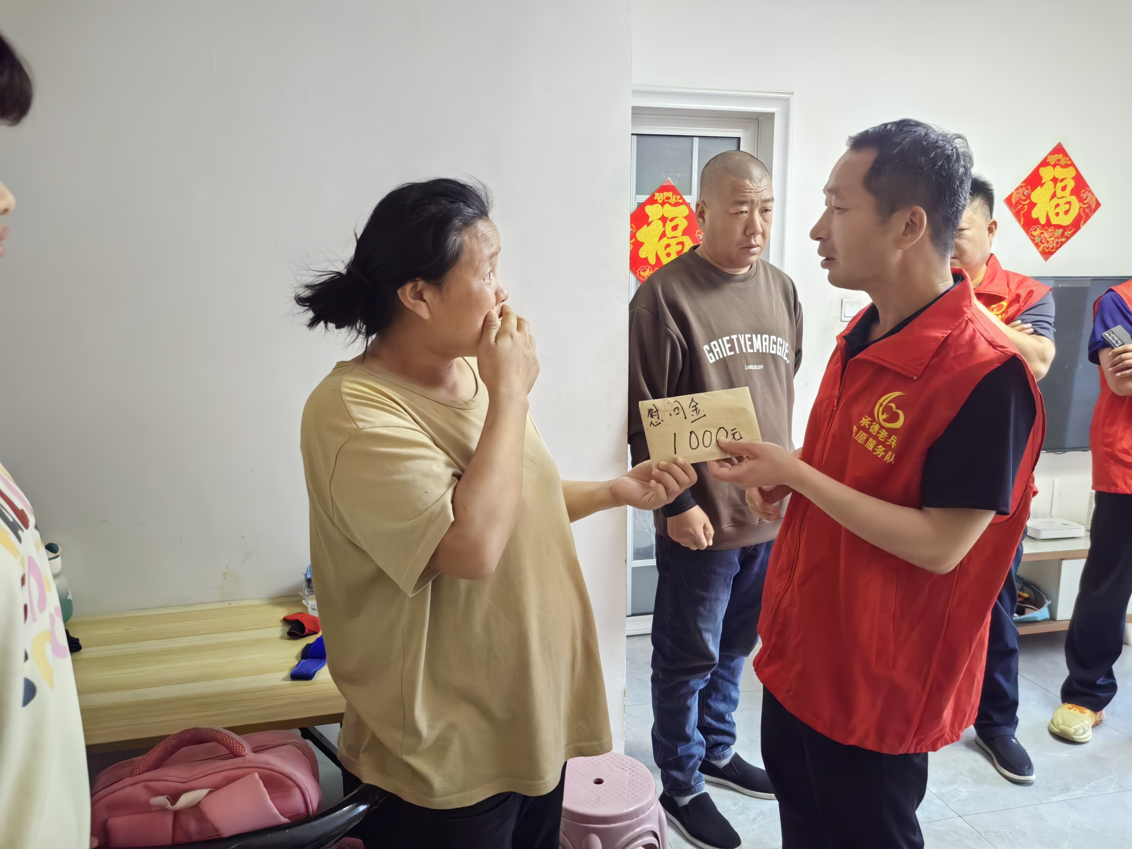 承德老兵志愿服务队暖心帮扶尿毒症退役老兵 践行公益精神彰显军民情深