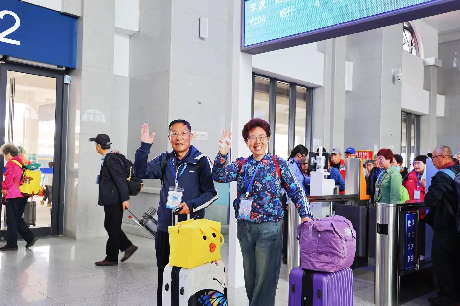 齐鲁之星专列启程，波尼亚美味一路相伴