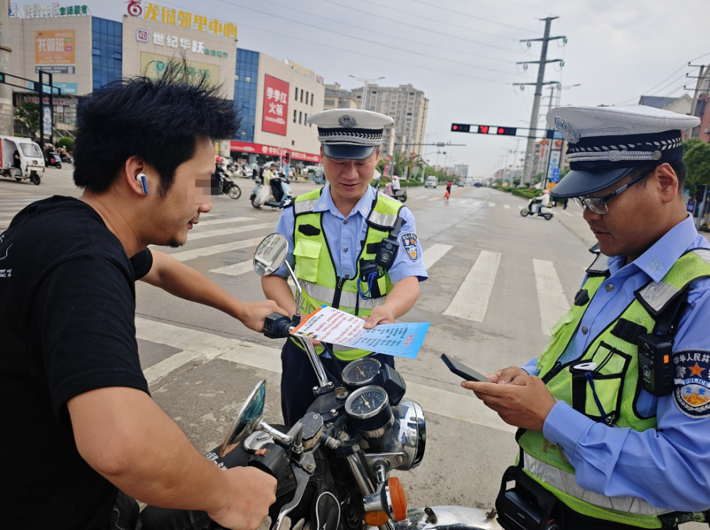 违规加装遮阳伞、不佩戴安全头盔？抚州严查摩托车、电动车交通违法