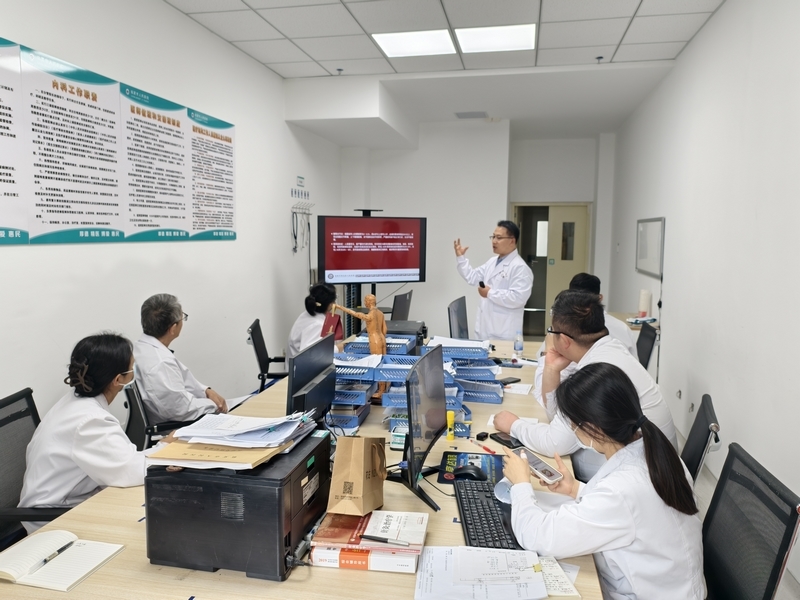 传承推广传统中医药诊疗技术 政协委员刘军赴甘肃临夏州开展义诊服务