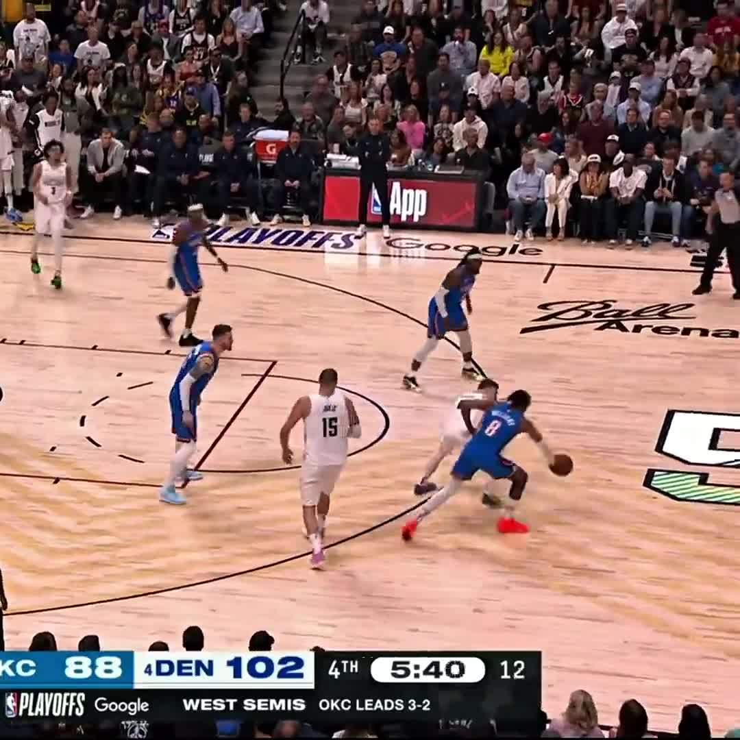 这也行？杰伦-威廉姆斯末节抢断空篮上丢，下半场7中0一分未得