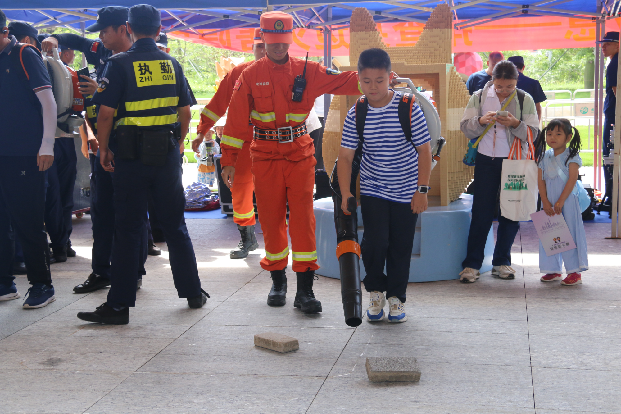 全民共筑"身边安全防线" 龙岗区2025防灾减灾宣传周启幕