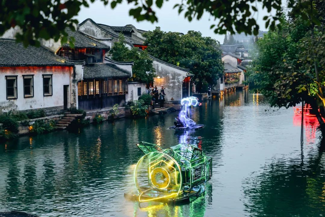 古镇嘉年华演出现场