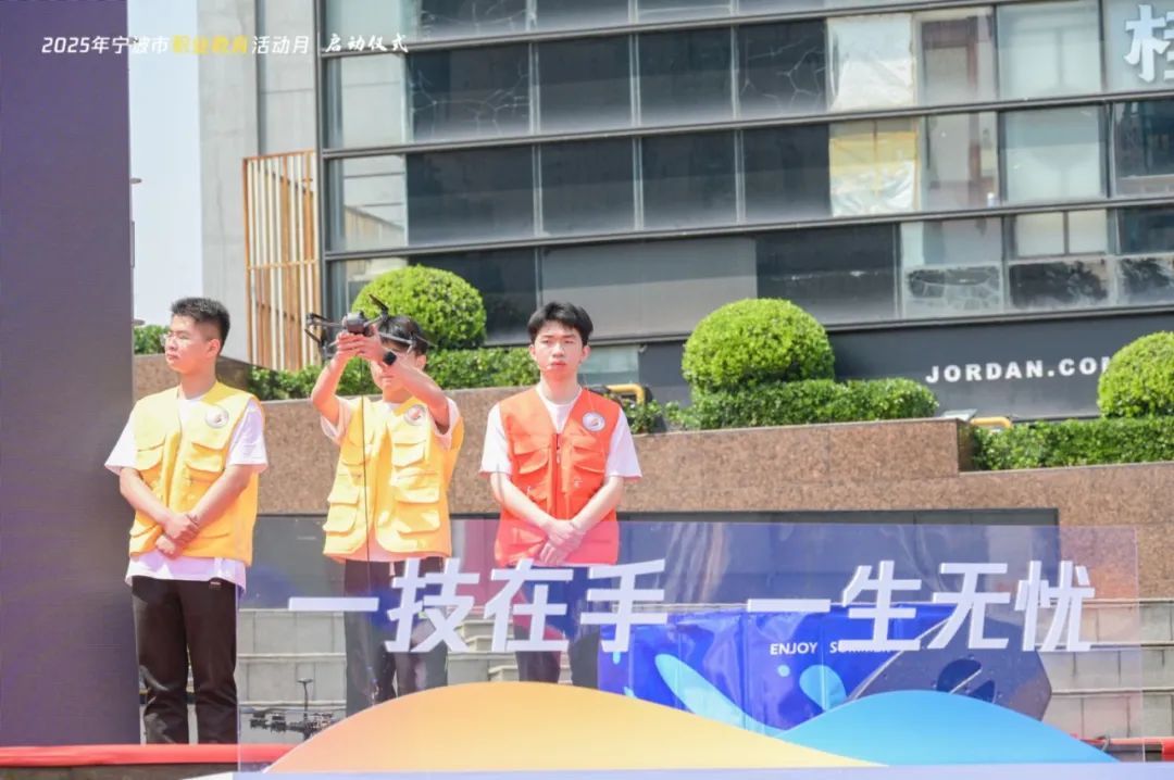 9341fe1b-3ef6-41c6-93c7-8b530fd982c8.jpg