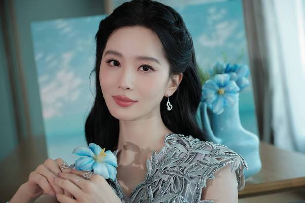 刘诗诗好似仙女下凡。