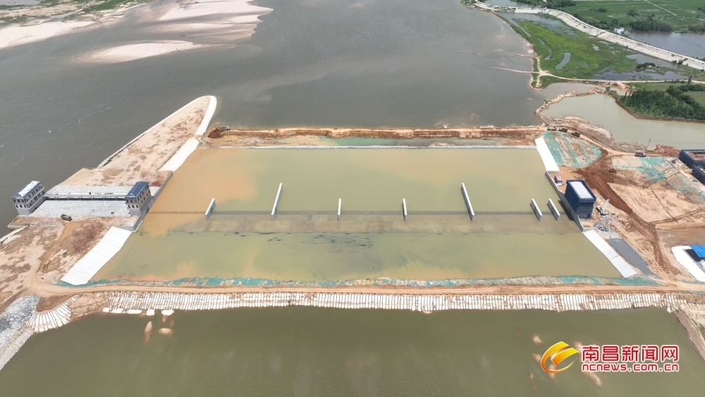 破堰过流 抚河塔城枢纽二期建设稳步推进（图）