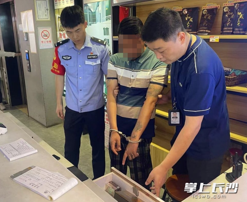 嫌疑人被抓获。长沙晚报通讯员 张威 供图