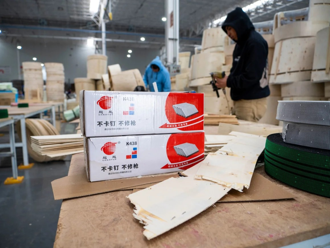 ▎ 一些材料和图样从中国引进，用以培训墨西哥工人。图源：CNN
