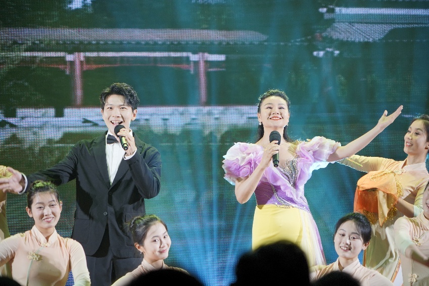 文艺节目表演