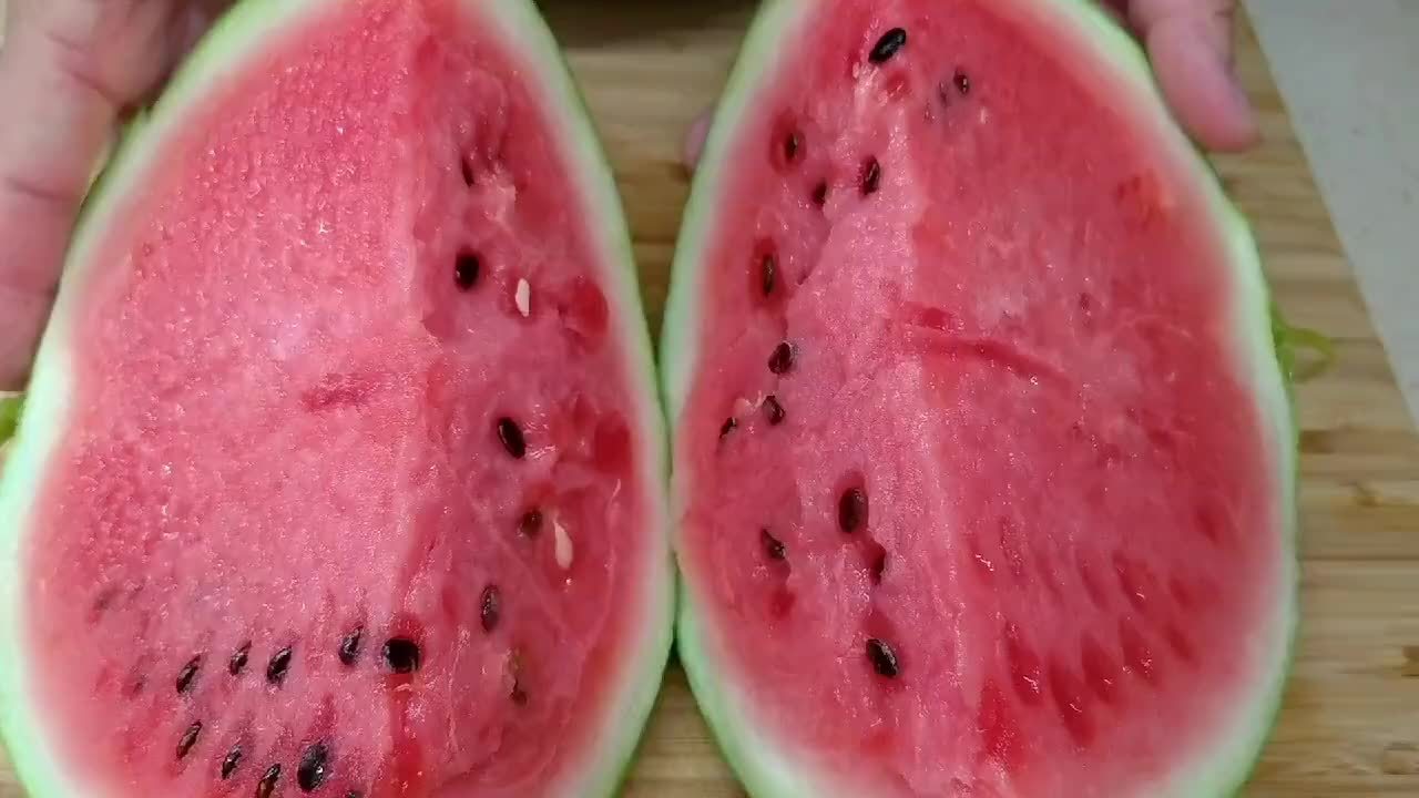 西瓜吃不完不要放冰箱，教你最土方法，放一周都不坏，方便又实用