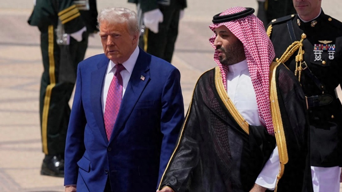 特朗普携商界“天团”访中东，签万亿订单，是外交还是交易？