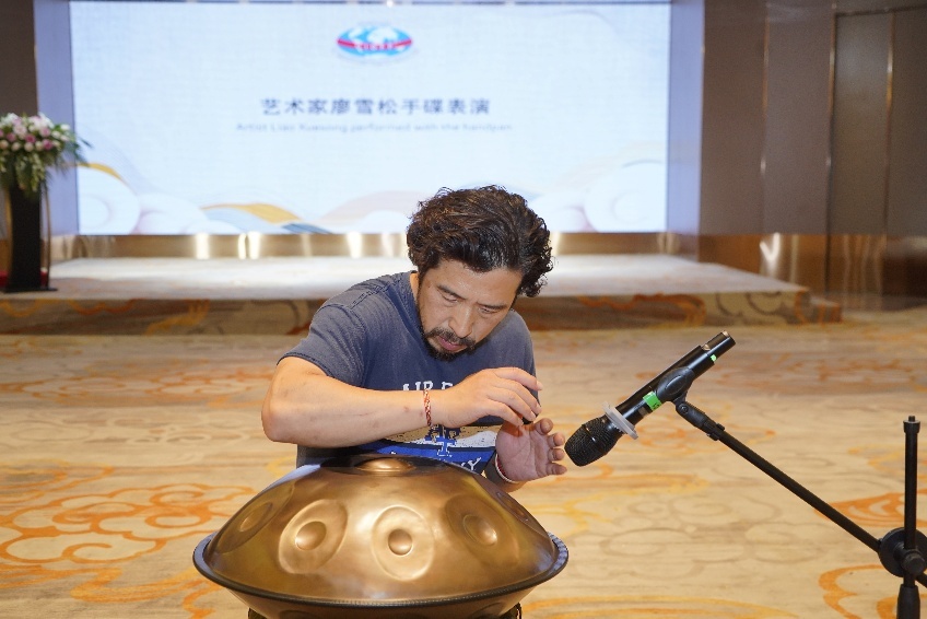 形式多样的文艺表演