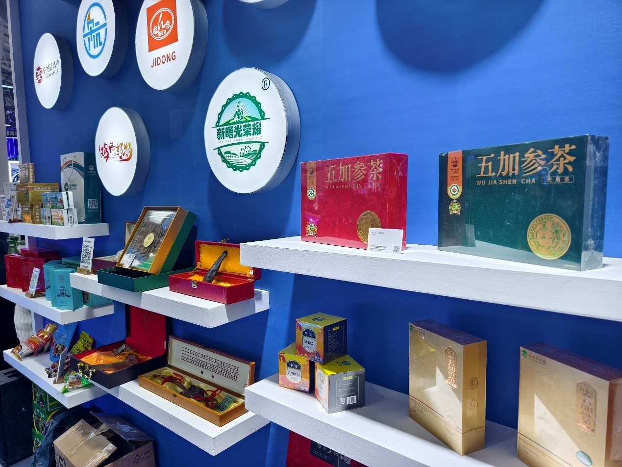 （哈洽会现场参展的部分虎林产品）
