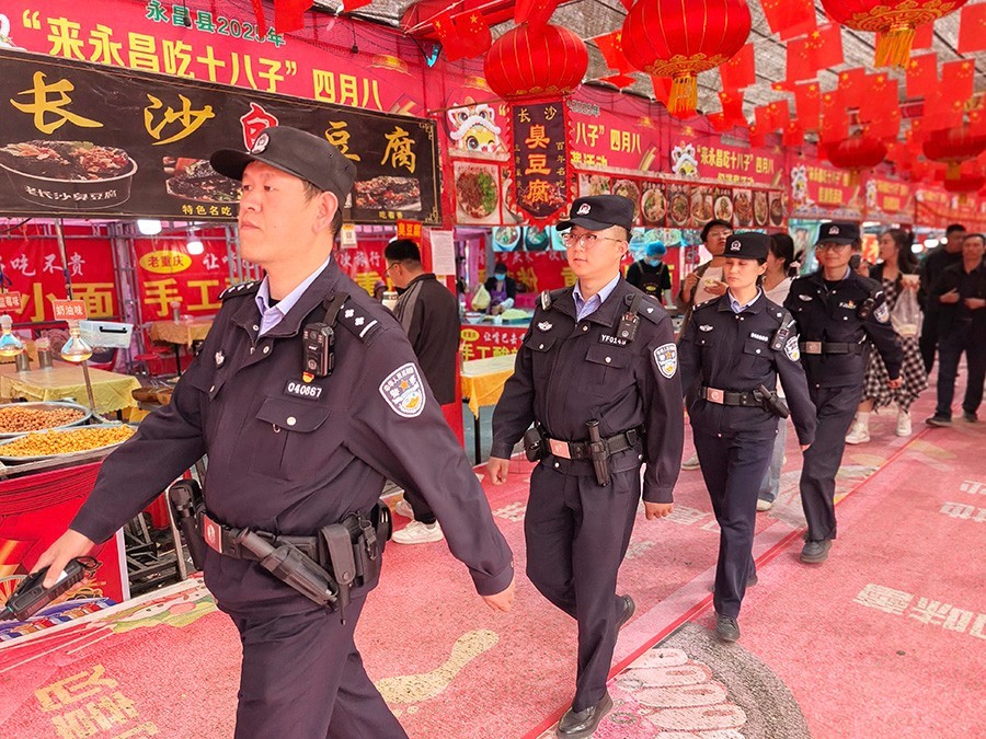 （WAQEY，配图）“烟火气”中感受“平(40755696)-20250515093854