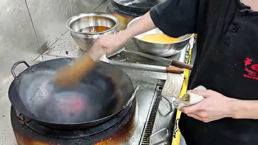 这才是干炒牛河啊，那种放一堆油的什么鬼？