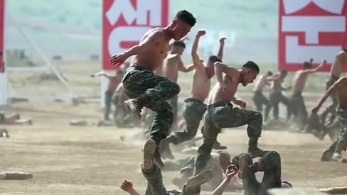 金正恩视察首都防御军，观摩战术训练