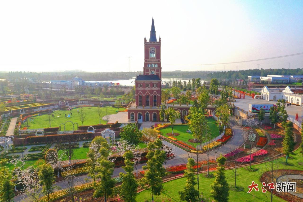 中国爱情花卉小镇风景如画