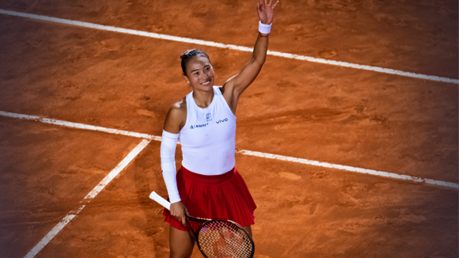 “山海皆可平！”郑钦文生涯首胜萨巴伦卡