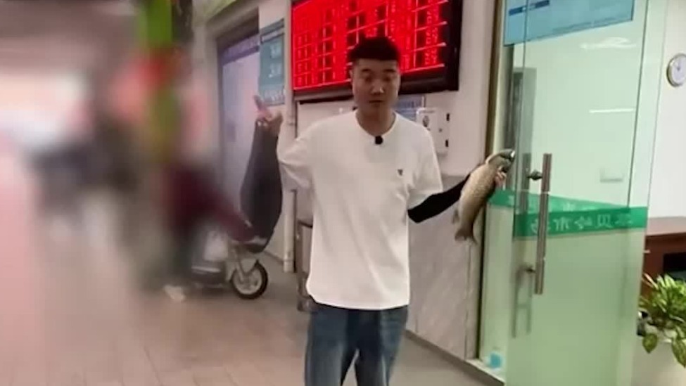 博主曝光东莞一市场多家商户用“鬼秤”，市监局：已挂黄色警示牌，停业五天并立案