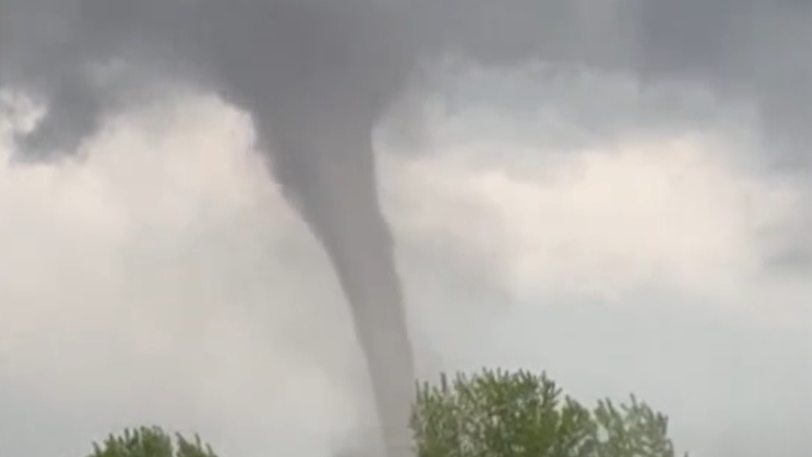 美国中东部遭强风暴侵袭，至少18人死亡