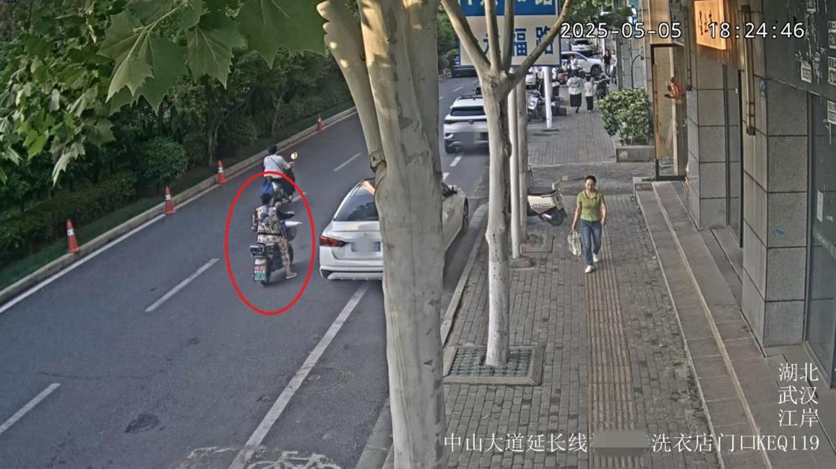 价值万余元的3双名牌鞋被当作垃圾扔了民警连夜追查帮忙找回星空体育(图4)
