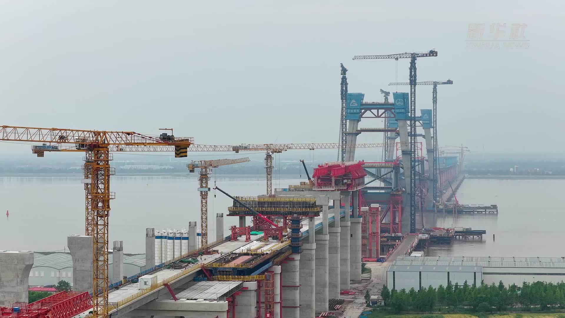 崇启公铁长江大桥总体施工进度完成三分之二