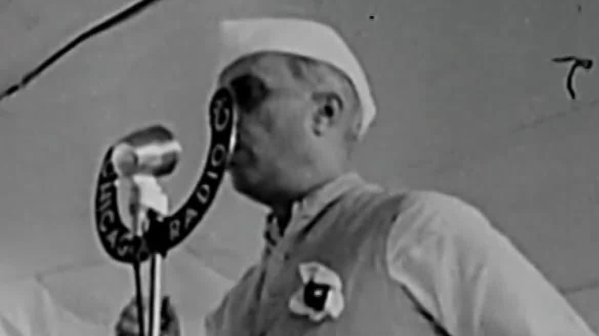 1877年英国对印度地区分而治之，宗教矛盾更进一步加剧了分裂