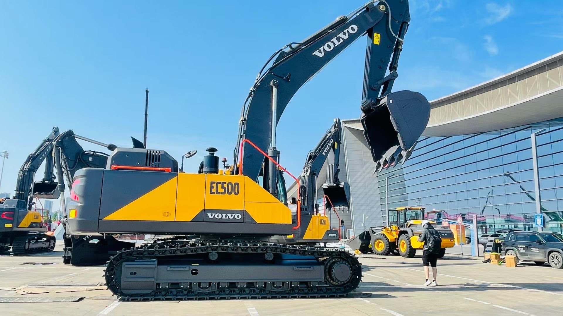 第四届长沙国际工程机械展览会正式开幕 共绘行业发展新蓝图