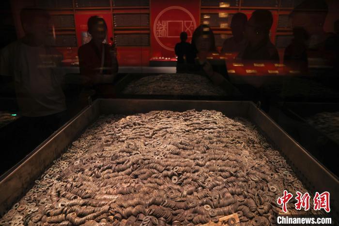 走進南昌漢代海昏侯國遺址博物館 “輝煌大漢”引客來