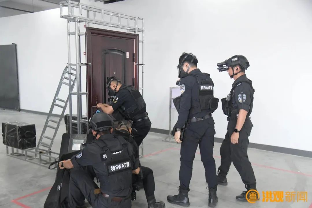 江西公安特巡警“尖刀・使命”挑战赛在南昌举办（图）
