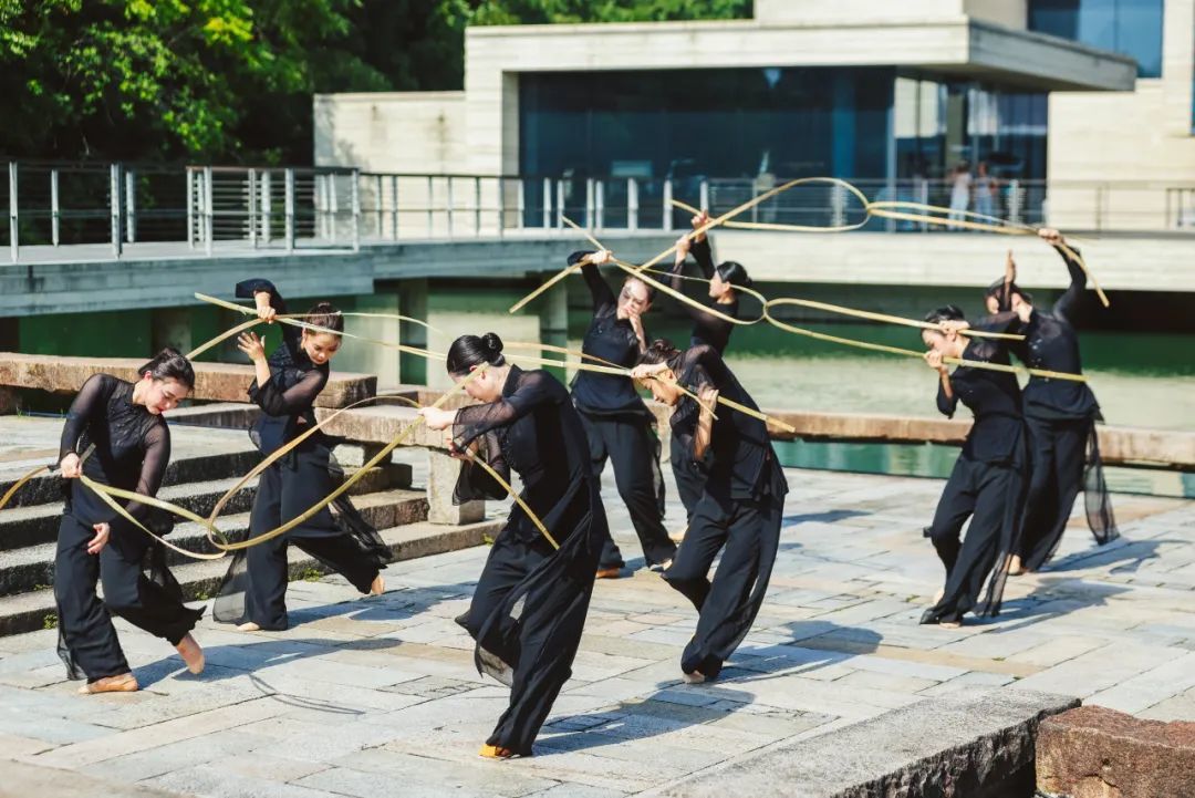 古镇嘉年华演出现场