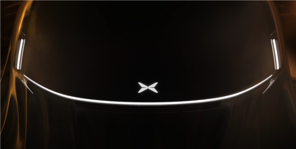 大溜背的GT纯电轿跑!小鹏全新P7官宣:棱角分明赛博感十足