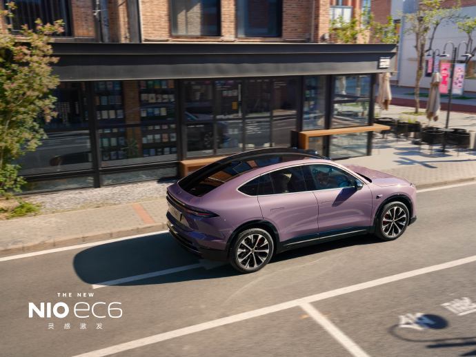 2025款蔚来ES6/EC6发布:新增高速爆胎安全控制,李斌现场演示