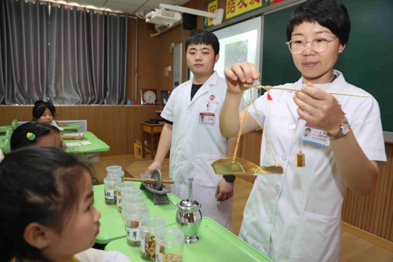 弘扬国粹，传承有我（1）｜沧州河间：中医药文化进校园播撒热爱中医药的“种子”