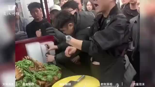 2025最大骗局！摆摊月入10万，正在疯狂收割餐饮小白