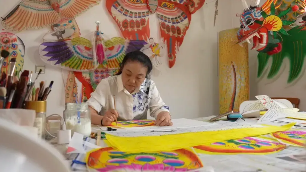 探访风筝传承人，听她讲述震惊世界的龙头蜈蚣风筝背后的故事