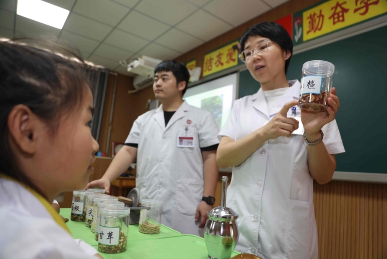 弘扬国粹，传承有我（1）｜沧州河间：中医药文化进校园播撒热爱中医药的“种子”