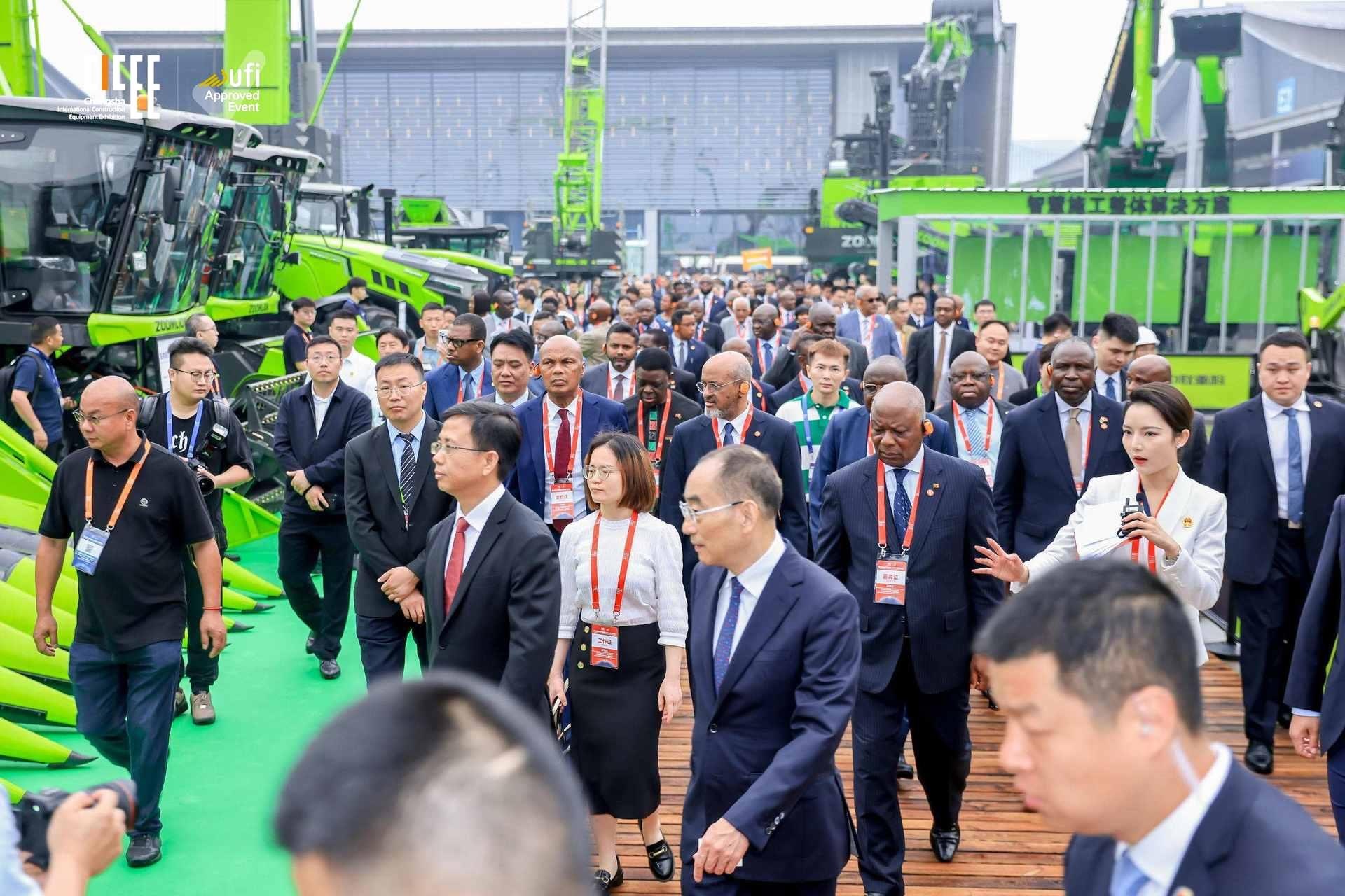 第四届长沙国际工程机械展览会正式开幕 共绘行业发展新蓝图