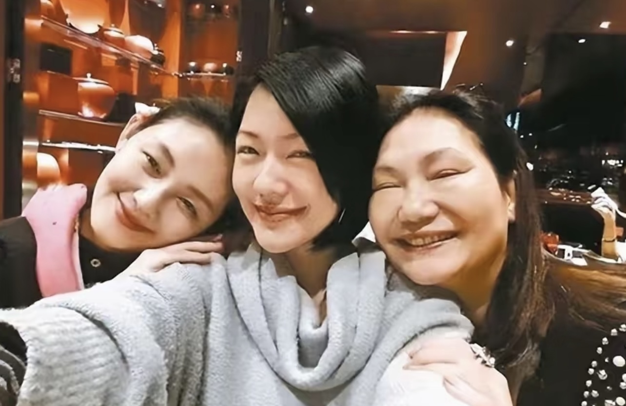 S妈深夜发声:必须带小S走出伤痛,望汪小菲再婚后疼爱孩子