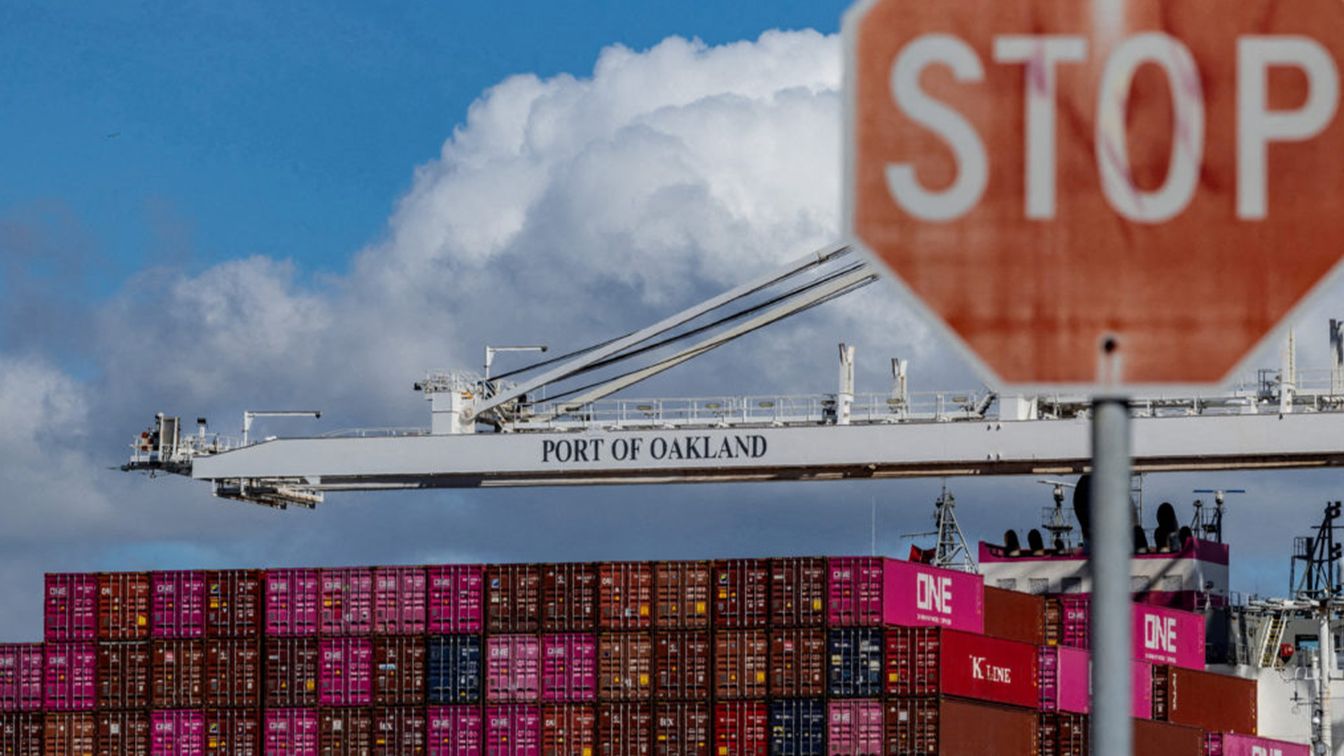 美国“关税难民”木林：我有个朋友采购了10万美元的中国游戏，但高关税让她得多付两倍的钱