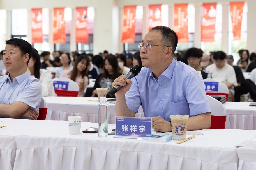 西安翻译学院党委学工部部长、陕西省高校辅导员素质能力大赛评委专家库成员张祥宇