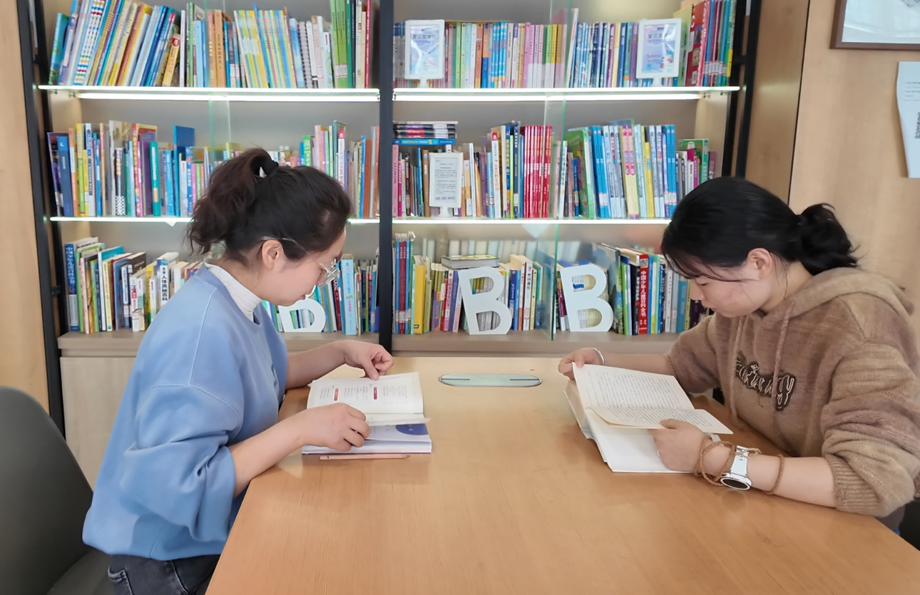 居民可以在“甘味书屋”免费借阅图书