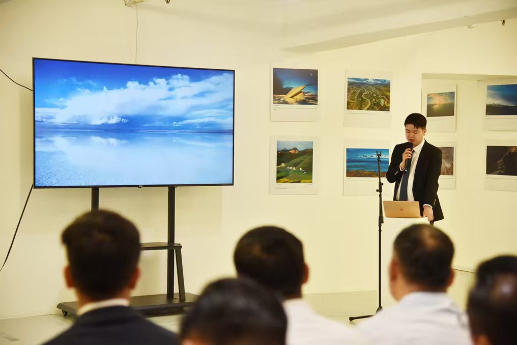 图：茶卡盐湖现场推介