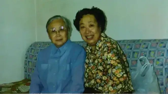 刘丽恩和胡景兰被派往上海接孤儿，泛黄的日记本上记载了这次艰辛的旅程