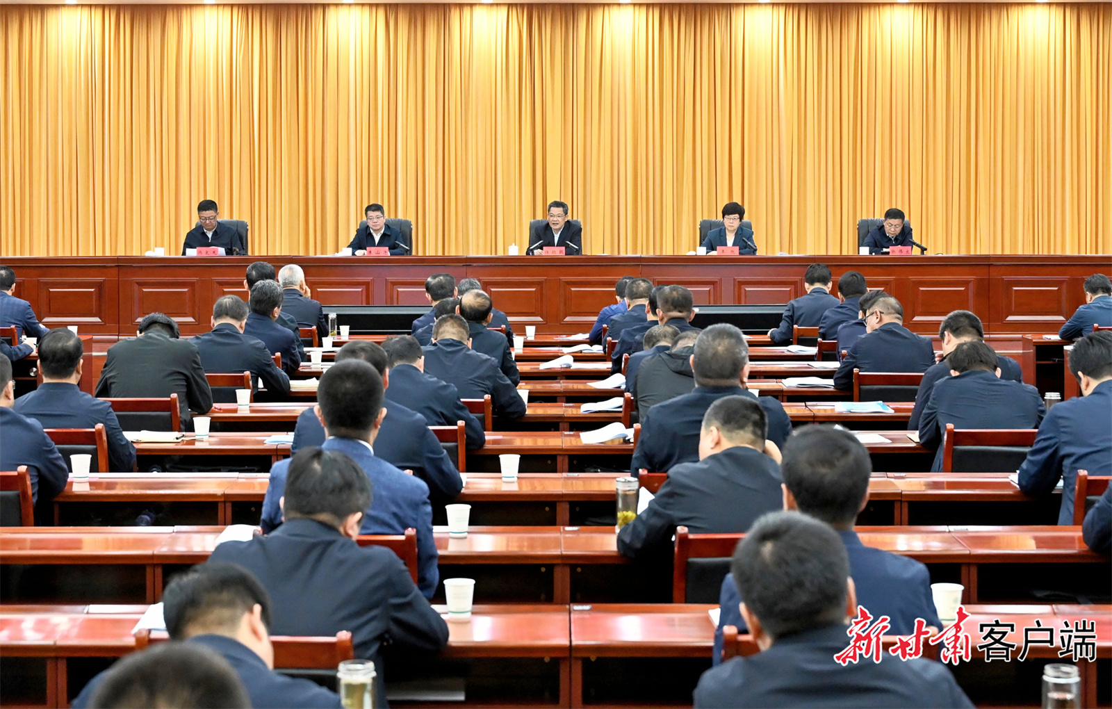 5月13日，省生态及地质灾害避险搬迁工作领导小组第十一次会议暨工作推进会在天水市张家川县召开，省长、领导小组组长任振鹤出席并讲话。新甘肃·甘肃日报记者　盛学卿